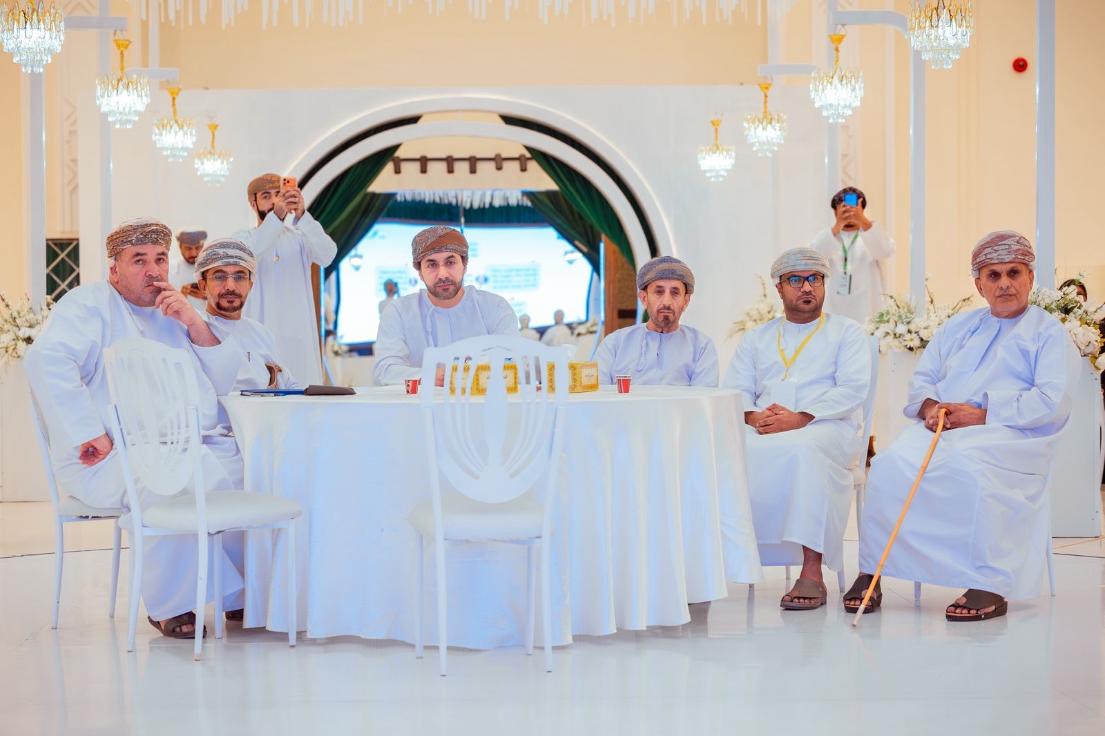 مناقشة إعداد مشروع الخطة الاستراتيجية لمحافظة شمال الباطنة بولاية صحم