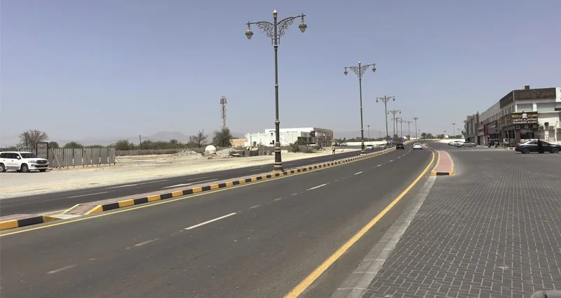 تواصل تنفيذ مشروع صيانة الطرق الداخلية بشناص