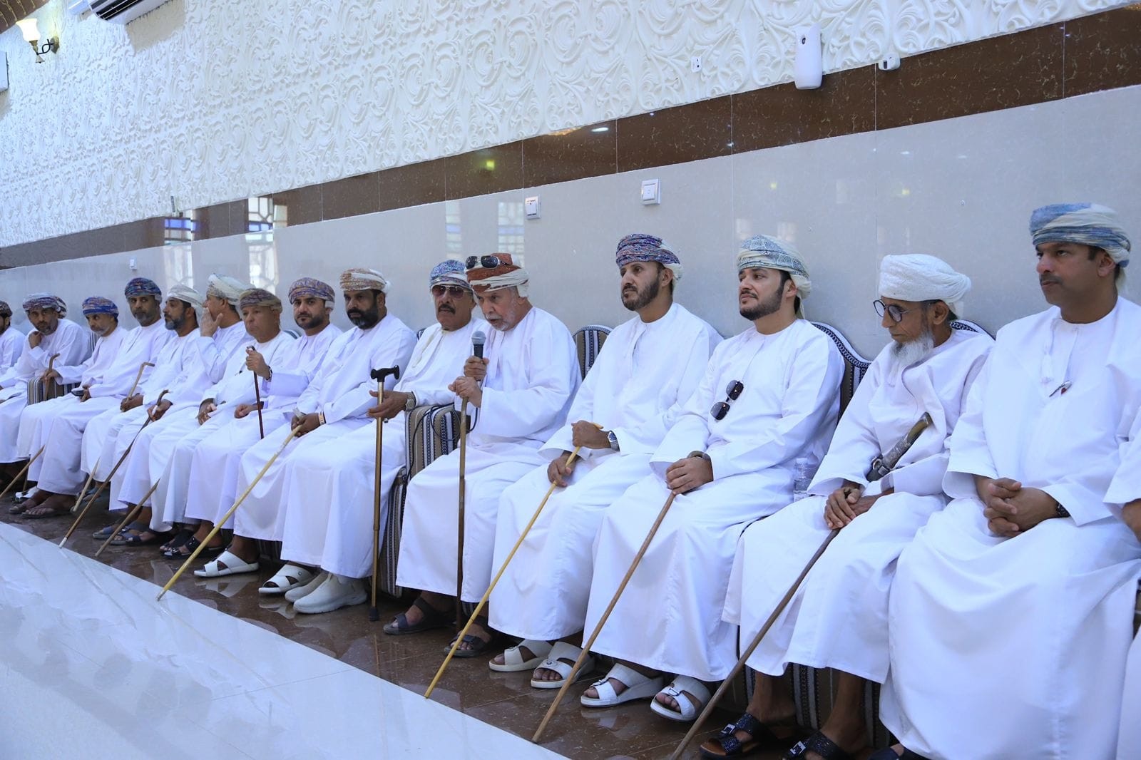 سعادة والي الخابورة يزور قرى وادي الحواسنة ويستمع لمطالب الأهالي